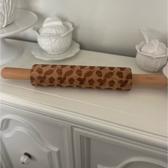 Ciroa Wooden Embossed Rolling Pin - Picture 6 of 6